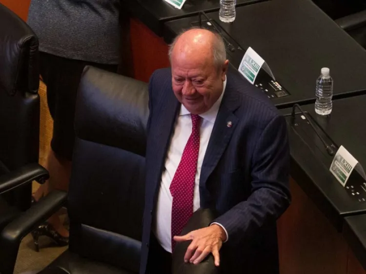 Niegan suspensión a Romero Deschamps; sin orden de captura