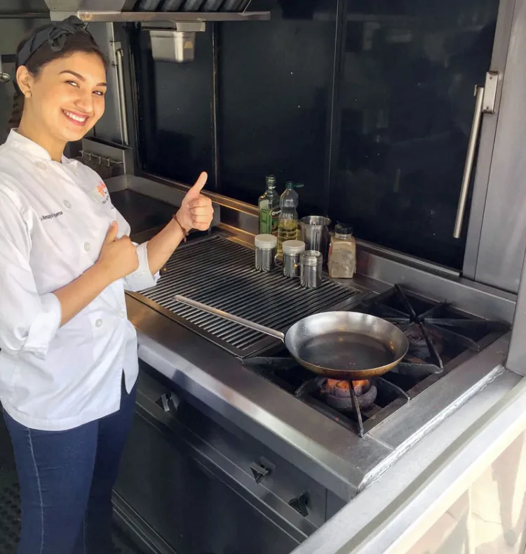 Realizan estudiantes estadías en España