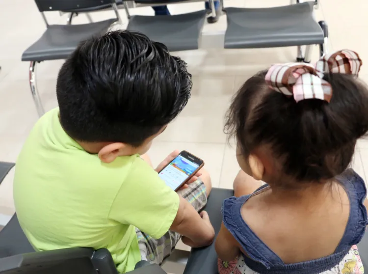 Alertan sobre retos virales entre los niños