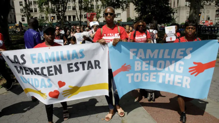 Continúa separación de niños y padres