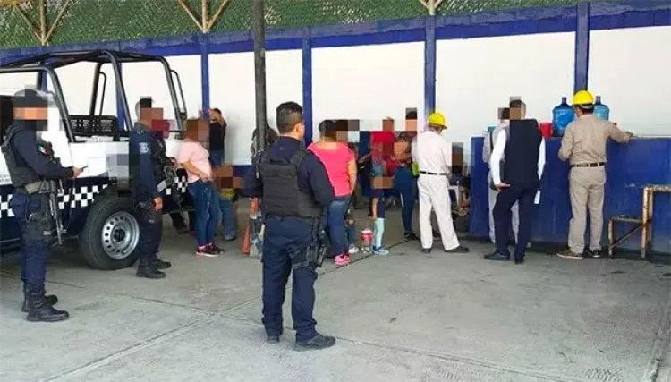 Rescatan a 43 centroamericanos en hotel de Veracruz