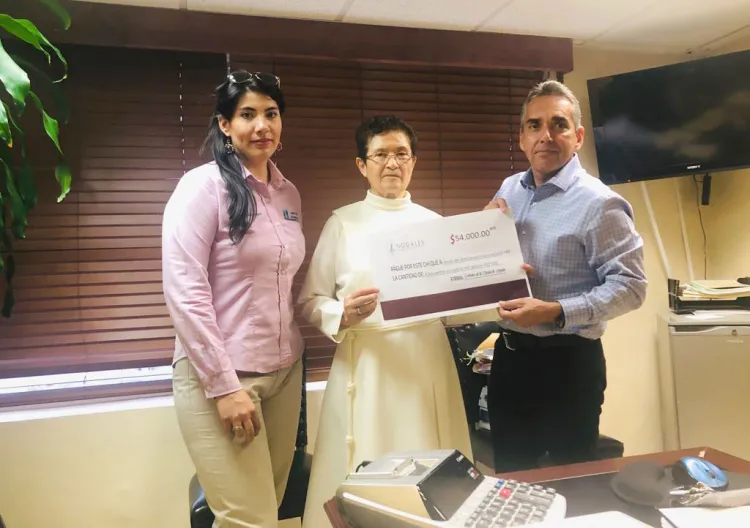 Entregan donativo a Asilo de Ancianos