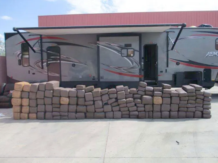 Detenidos con carga de marihuana