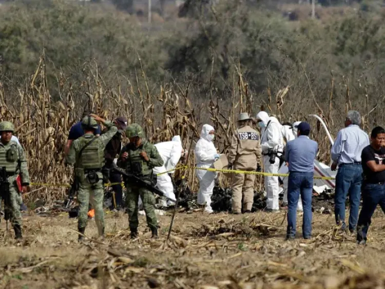 Dan avances de investigación del accidente de helicóptero en Puebla