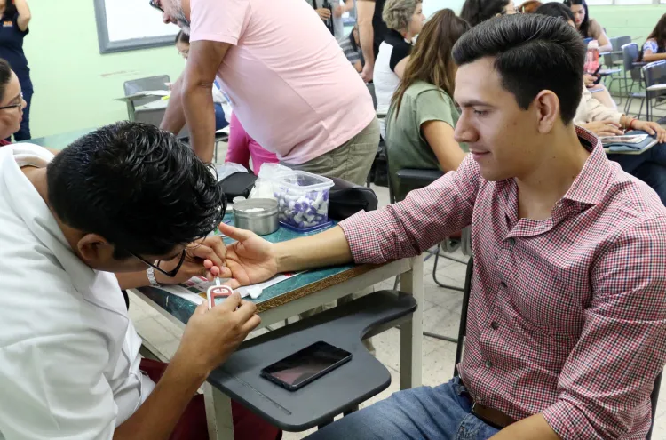 Realizan jornadas médicas en Cobach