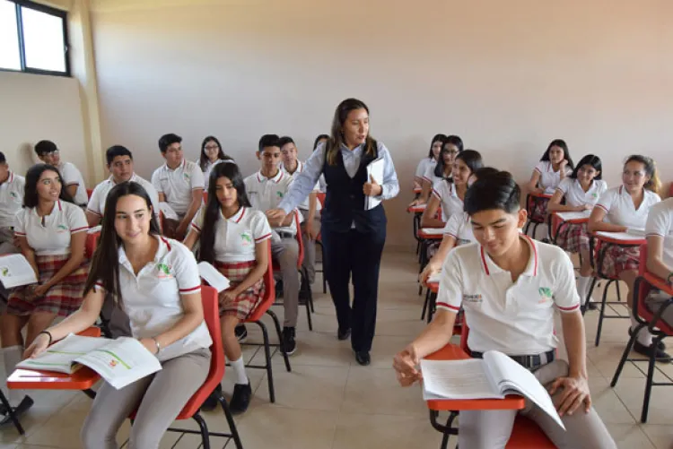 Reciben a alumnos de nuevo ingreso