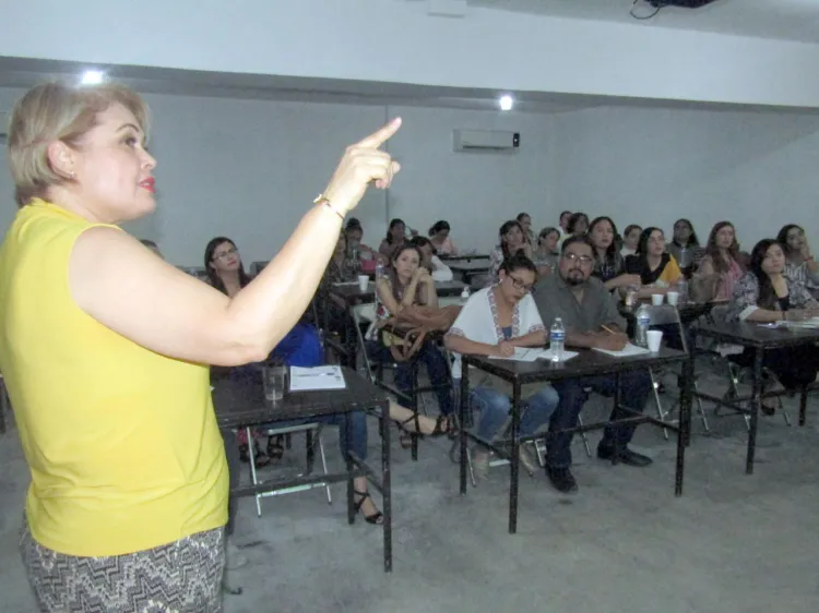 Capacitan en Derechos Humanos