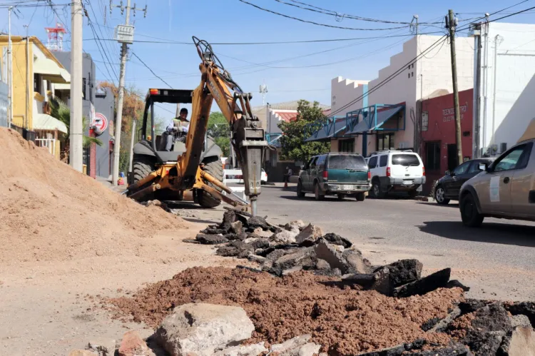 Intensifican bacheo en calles citadinas