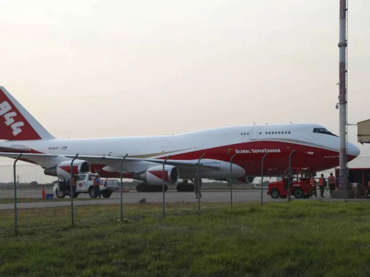 Enorme avión cisterna llega para combatir incendio en el Amazonas