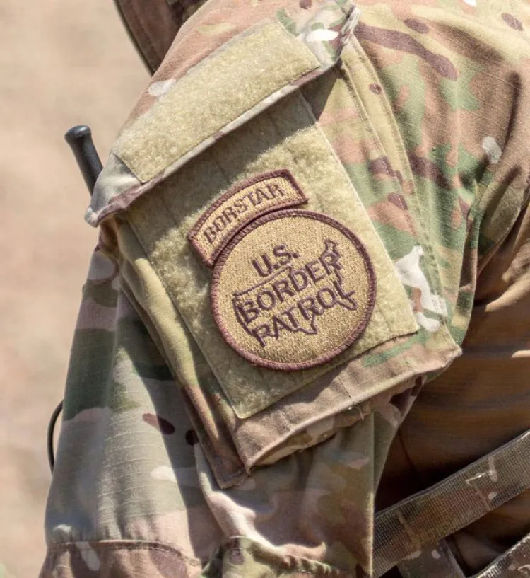 Rescatan a grupo de migrantes en desierto