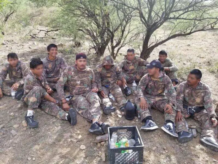 Detienen a once “mochileros”