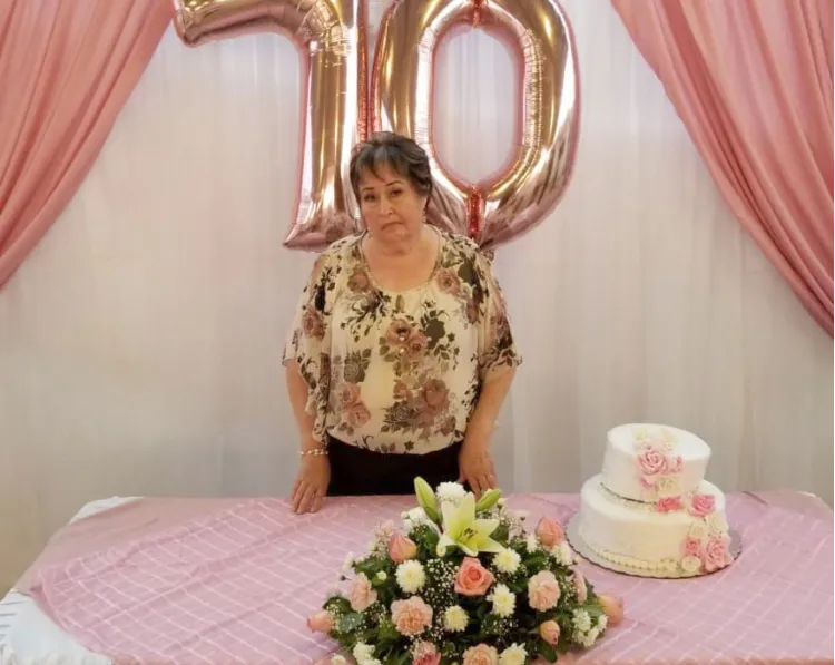 Festeja 70 años Esperanza Beltrán