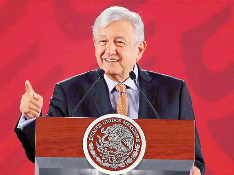 &#039;La política no es para ambiciosos&#039;; &#039;al carajo&#039; los vulgares, reitera López Obrador