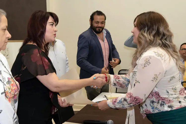 Capacitan a Ministerios Públicos