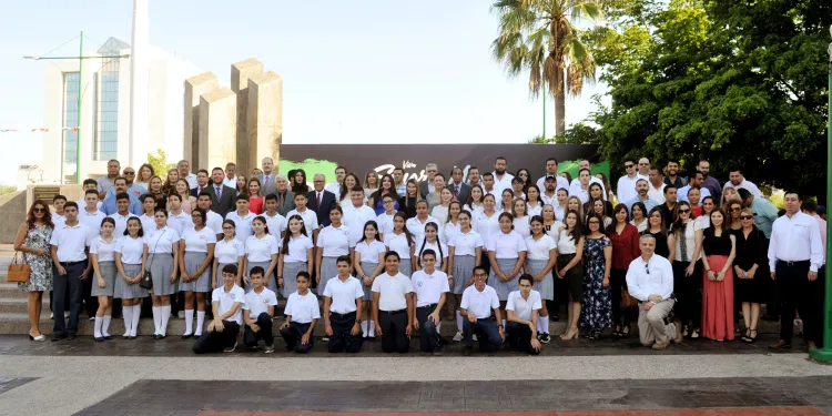 Reiteran respeto a los héroes