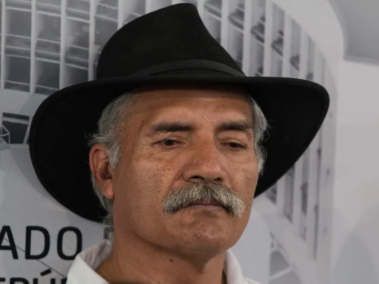 Exigen destituir a Mireles por decir ‘pirujas’ a concubinas