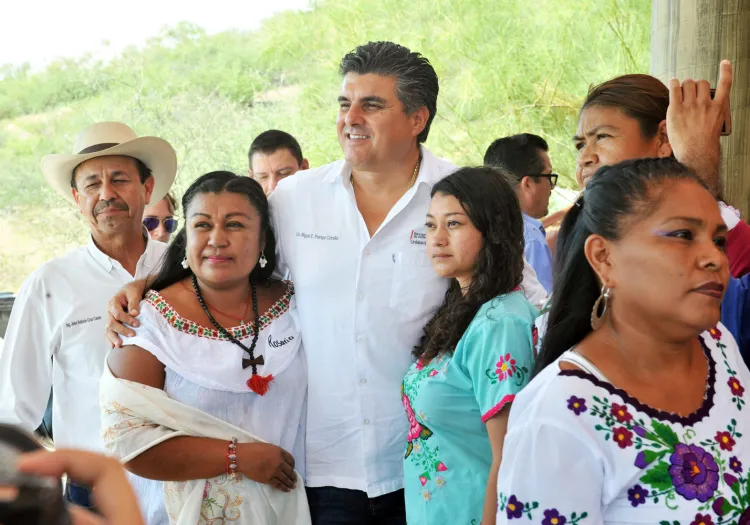 Reconocen a mujeres indígenas