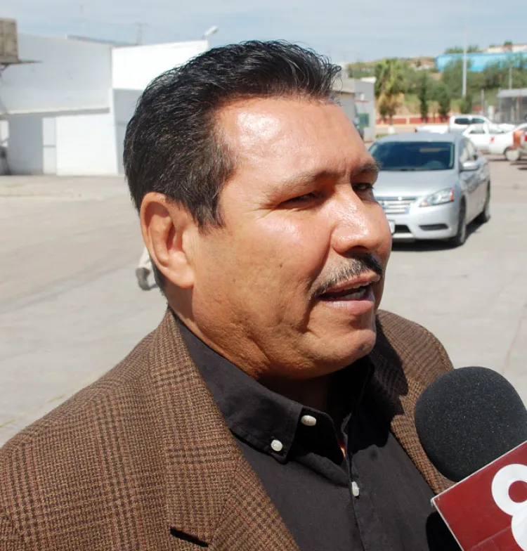 Reciben familias cemento