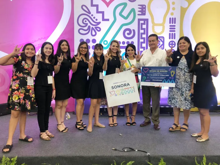 Premian a estudiantes sonorenses