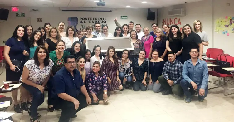 Continúa capacitación “Ponte frente al espejo”