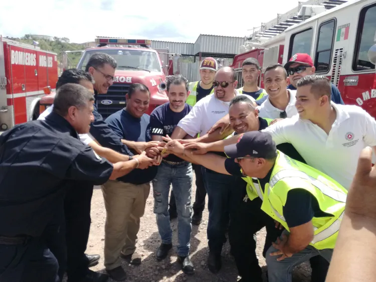 Apoyan bomberos locales homólogos de Michoacán