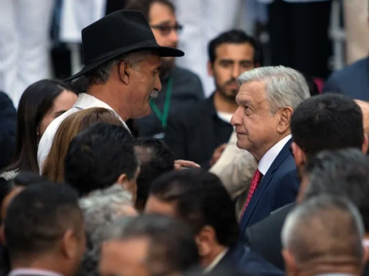 Pide López Obrador a Mireles se disculpe por dichos misóginos