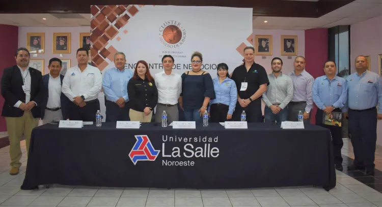 Participan en proveeduría minera