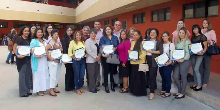 Concluyen emprendedoras taller impartido en la Unison