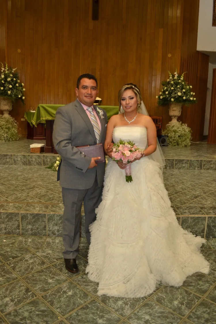 Abigail y César enlazan su amor