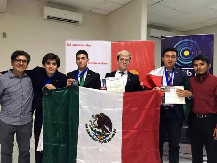 Logra estudiante de Cobach plata