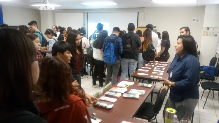 Realizan Feria de la Salud en Unison