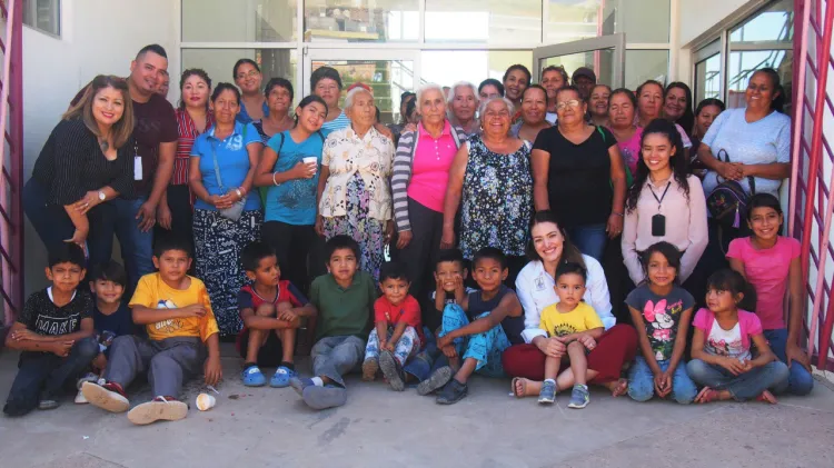 Acercan apoyos a familias