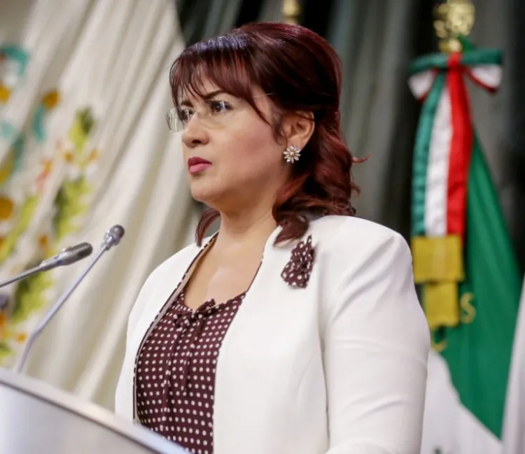 Comparece Fiscal ante el Congreso