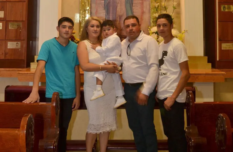 Diego Alejandro recibe Bautizo