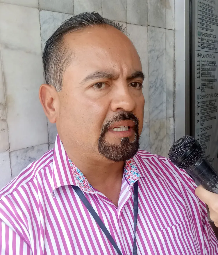 Realizan limpieza en los panteones