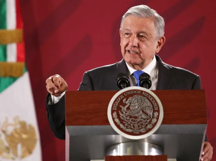 Ve López Obrador lenta la descentralización del Gobierno