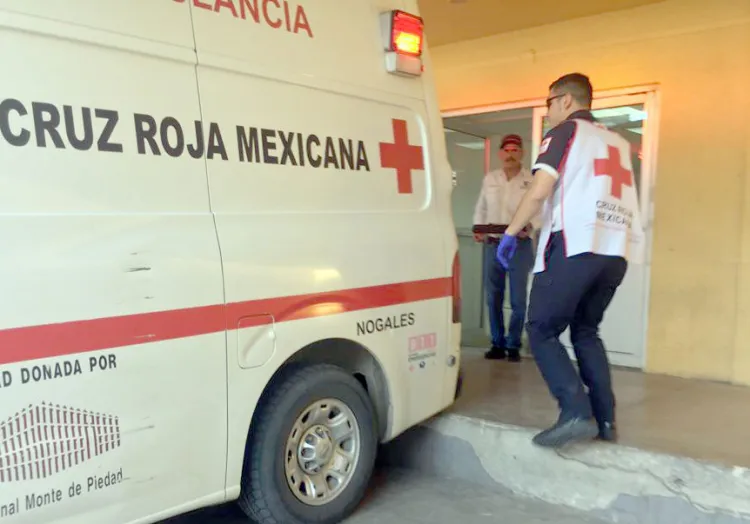 Se desploma en la vía pública