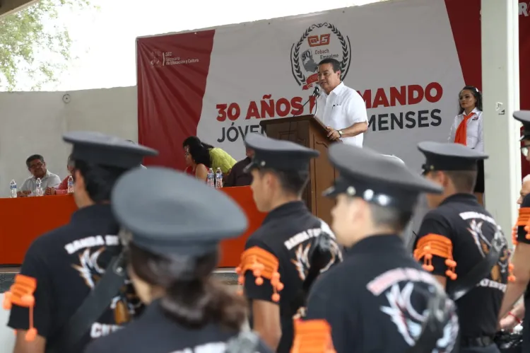 Preside Víctor Guerrero 30 aniversario del Cobach Empalme