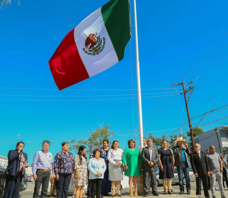 Recuerda Congreso lucha por democracia