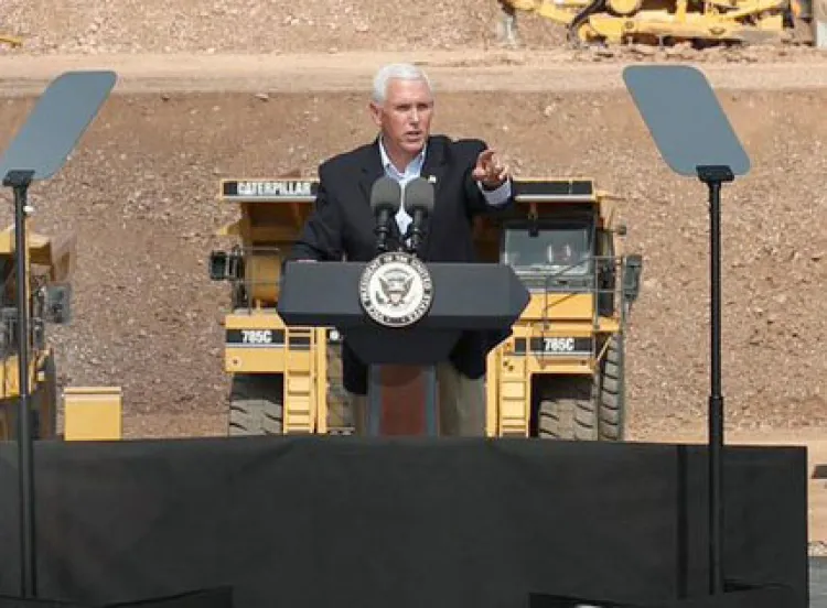 Se reúne Mike Pence con empresarios