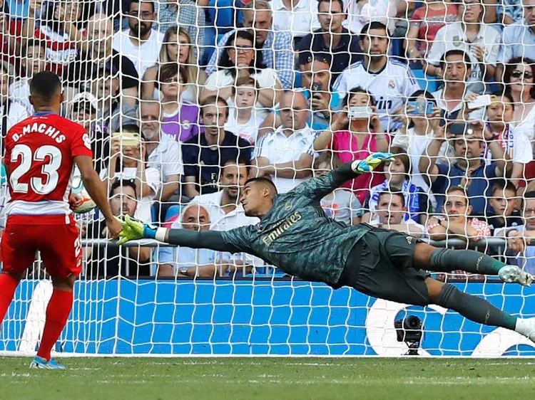 Real Madrid pasa un susto con el Granada