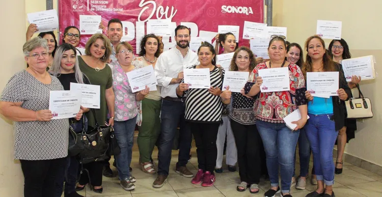 Reciben emprendedoras apoyo