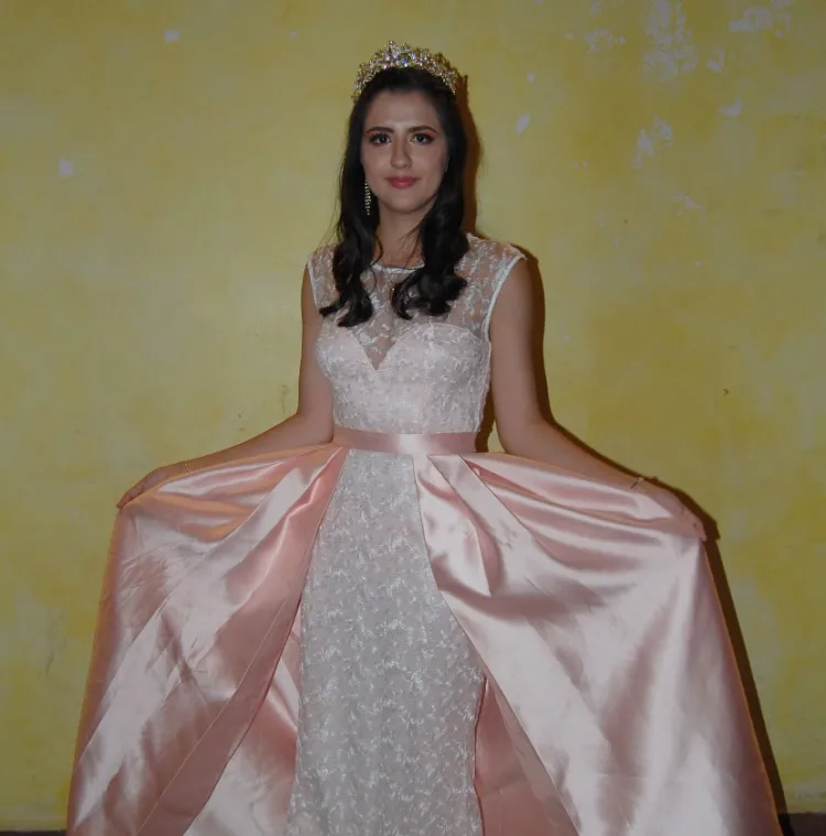 Festeja Melissa Germania sus XV años