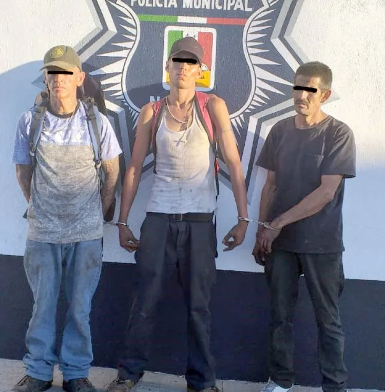 Sorprenden a tres al interior de vivienda