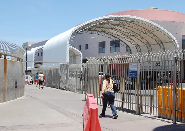 Traía jovencita vehículo a México