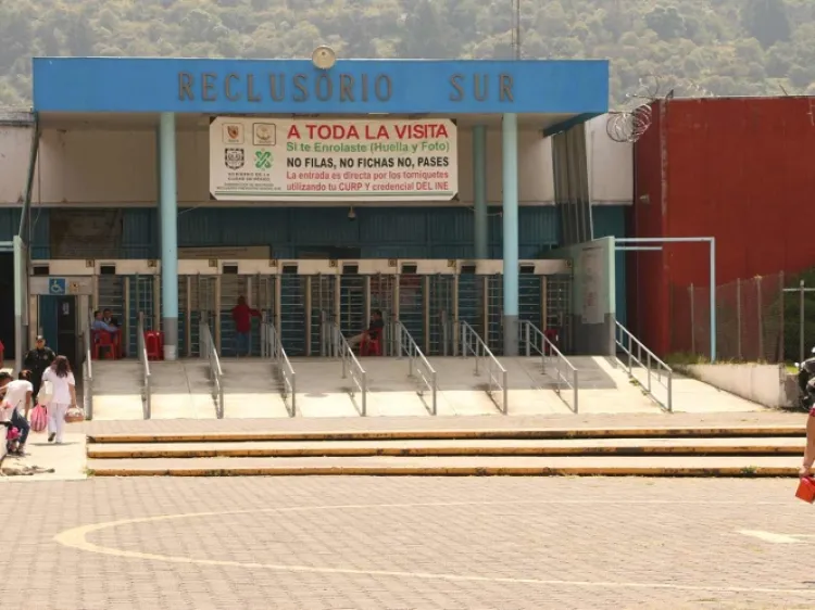 Llega Rosario Robles al Reclusorio Sur