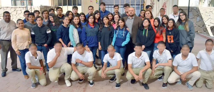 Llevan obra de arte a Itama