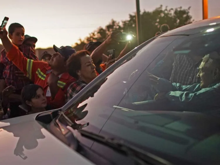 Pide López Obrador a pueblos indígenas no avergonzarse de su origen y cultura