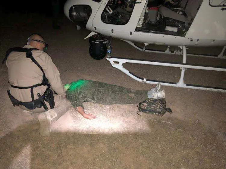 Rescatan a una mujer agentes de la Border Patrol