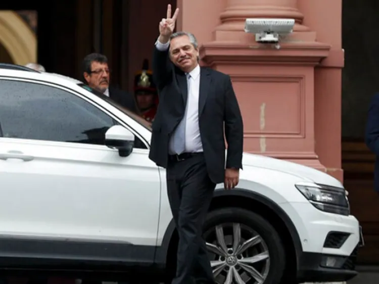 López Obrador recibe en Palacio Nacional al presidente electo de Argentina
